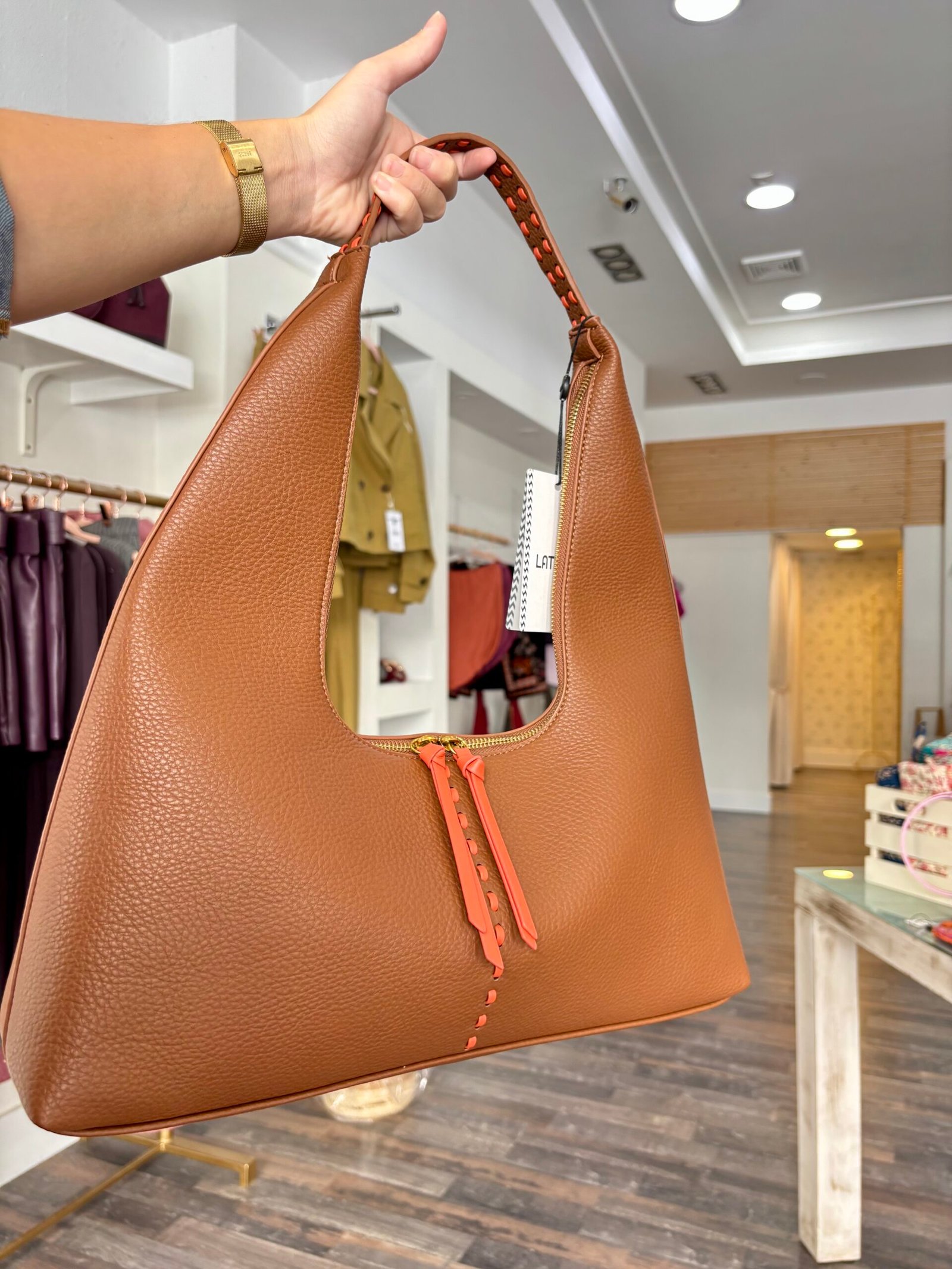 Bolso Latido Con Gran Asa - Imagen 2