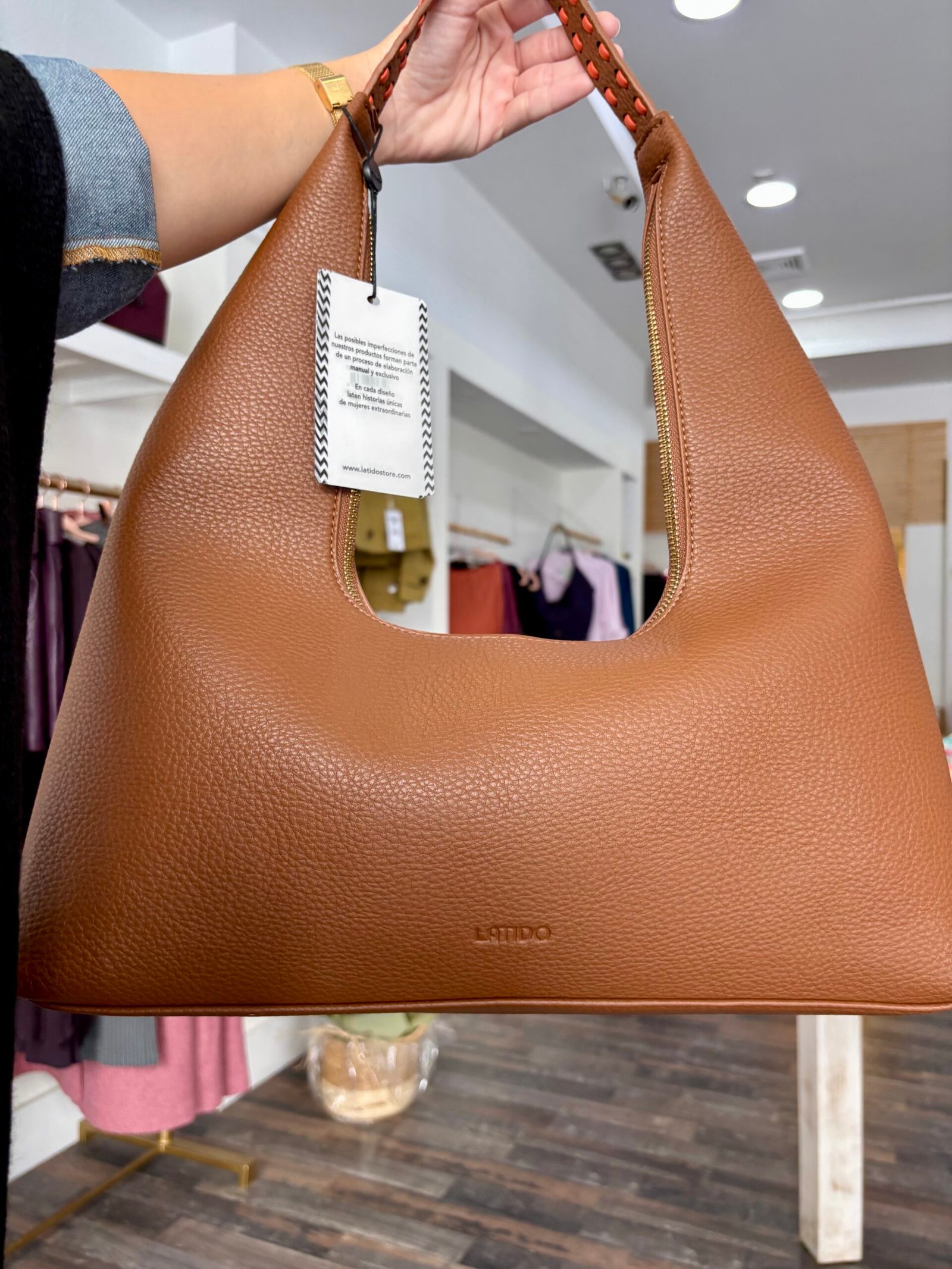 Bolso Latido Con Gran Asa - Imagen 6