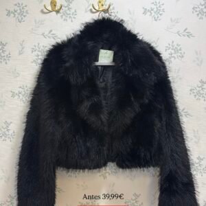 Abrigo de Pelo Negro