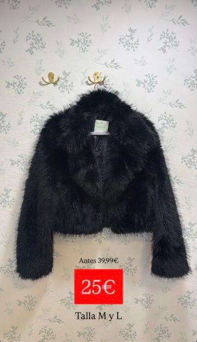 Abrigo de Pelo Negro